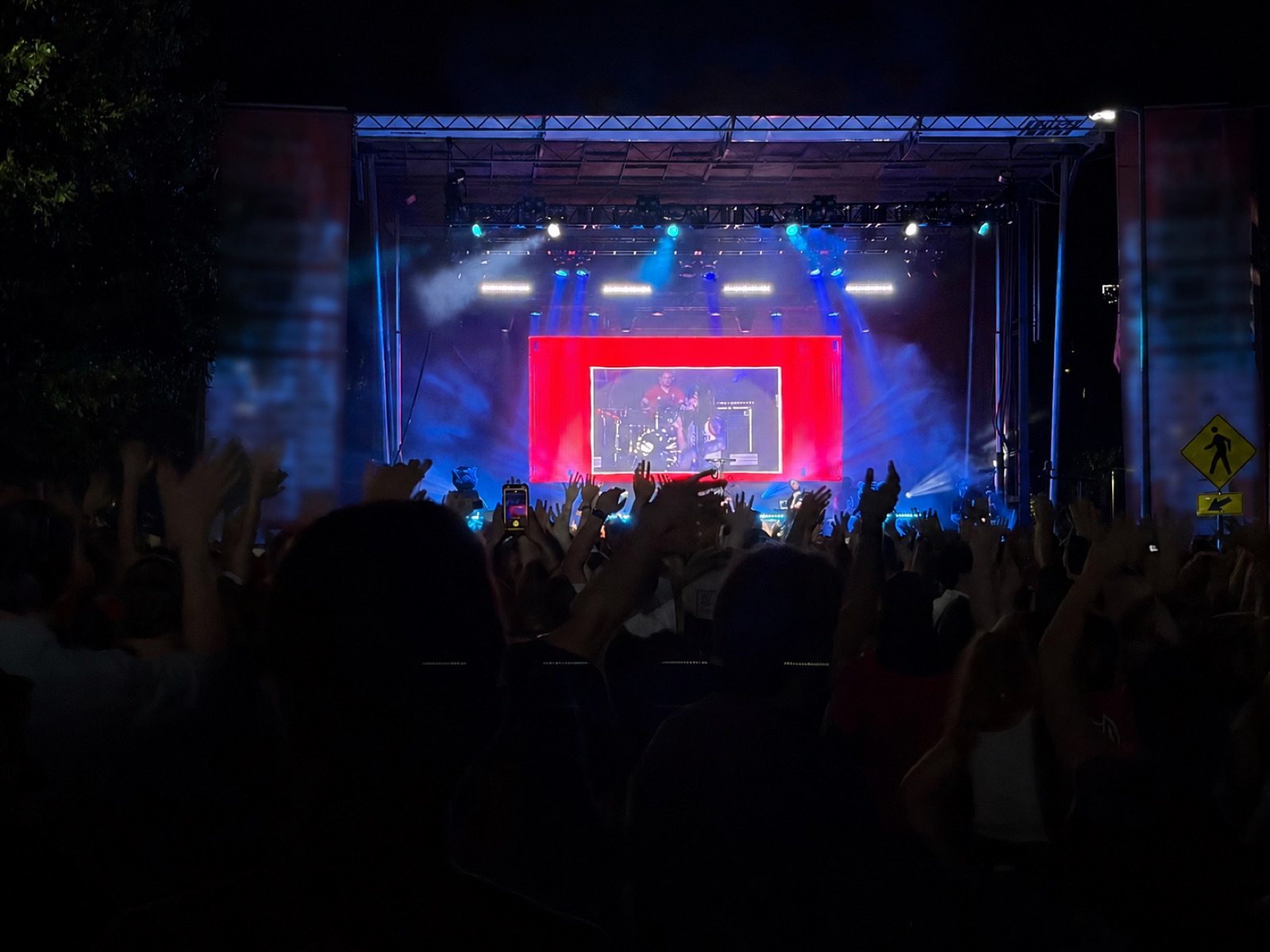 Crowd at a live event lit by Horizon fixtures