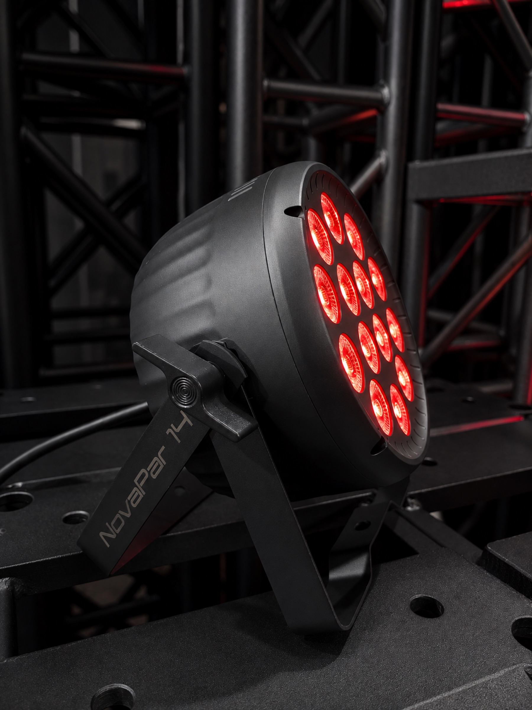 NovaPar 14 — Compact LED wash